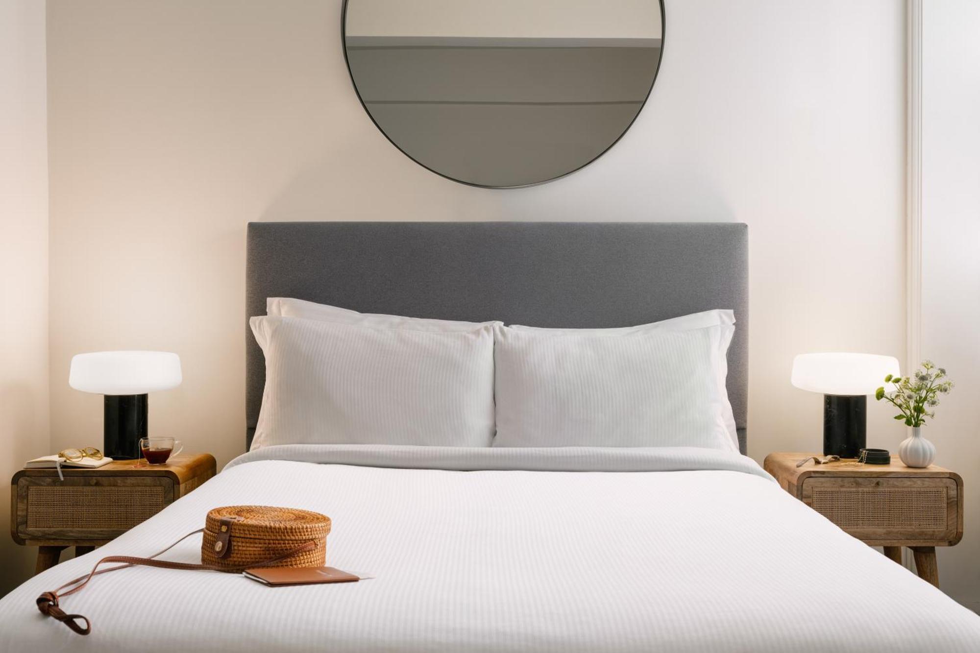 Kensington Gardens Hotel, Sonder By Marriott Bonvoy Лондон Стая снимка